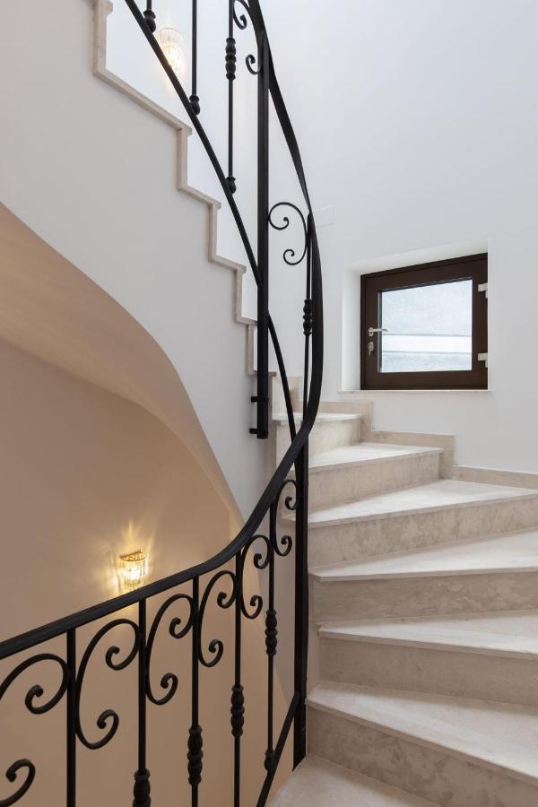 Holt Old Town Luxury Suites Bucharest Luaran gambar